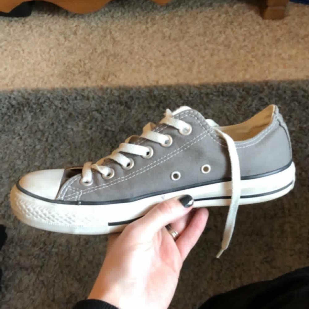 Converse - Picture 2 of 2